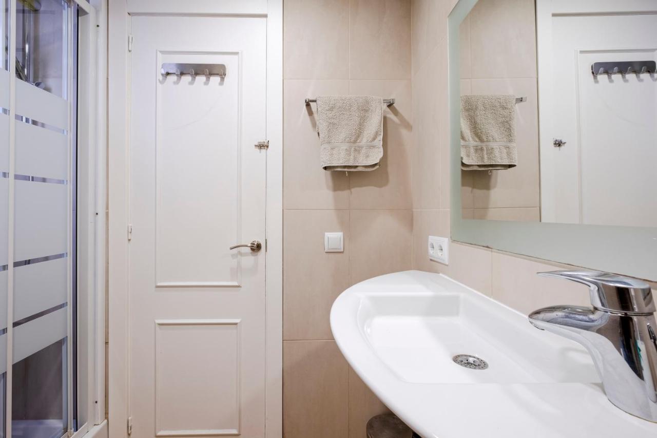 Three Bedroom Apartment In Sants Βαρκελώνη Εξωτερικό φωτογραφία